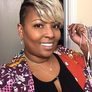 Meet your Posher, Rolanda